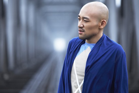 李代沫《贪图》mv首播 表达爱的迷惘显文艺气质