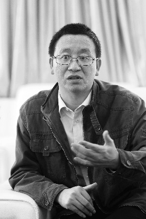 铁一中新任校长周伟锋,在业界他被誉为最"年轻有为"的校长.