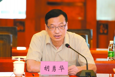 记者 郭俊锋摄从建校早期的"朴诚勇""明诚弘毅"