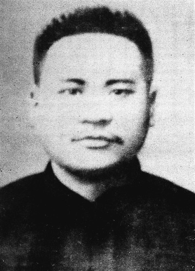 　　这是杨殷像（资料照片）。杨殷，1892年8月生，广东中山人。1922年秋加入中国共产党。 1929年8月24日，由于叛徒告密，杨殷与彭湃等同志在上海被捕。8月30日，杨殷等人被秘密杀害于上海龙华。新华社发