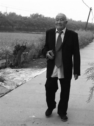 105岁老顽童跑步庆生日 “魔性”舞蹈曾获64万人点赞