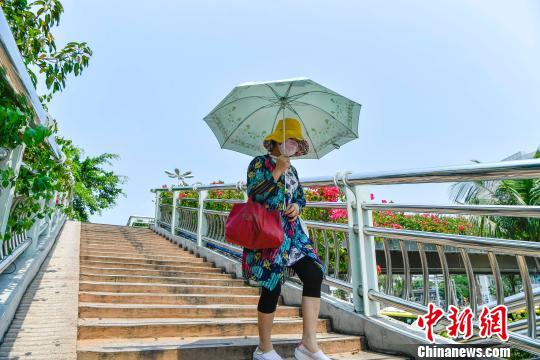 海南持续高温＂炙烤＂局地40℃以上 本周仍将晴热少雨