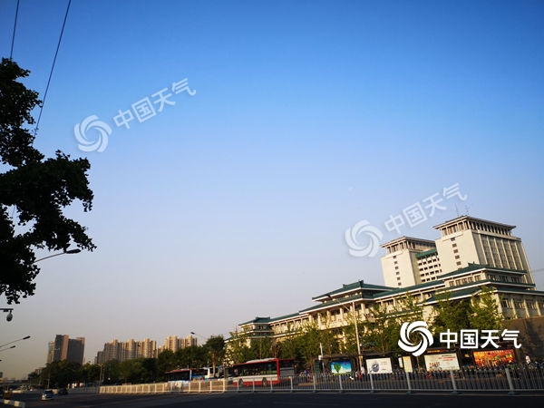 周末宜宅！北京35℃炎热升级 防晒补水不可少