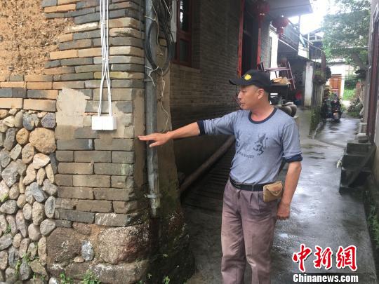 武夷山灾后自救：机场恢复通航 艄公撑竹筏救人