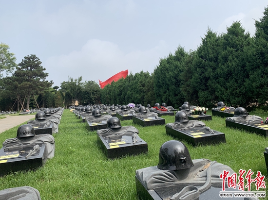 八宝山革命公墓烈士纪念园落成开放