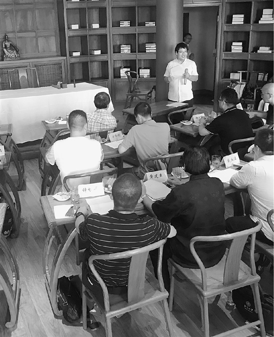 你们在七夕晒恩爱，浙江图书馆好好晒了书