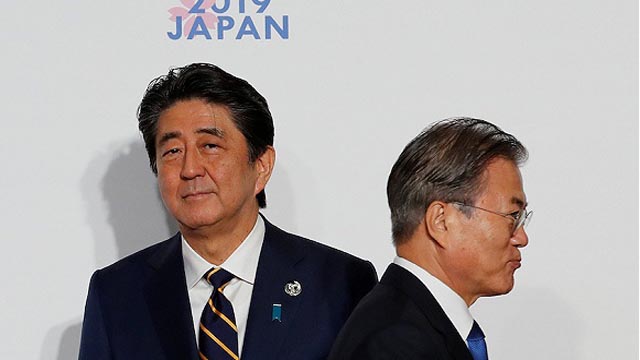 安倍与文在寅在6月g20峰会期间擦肩而过