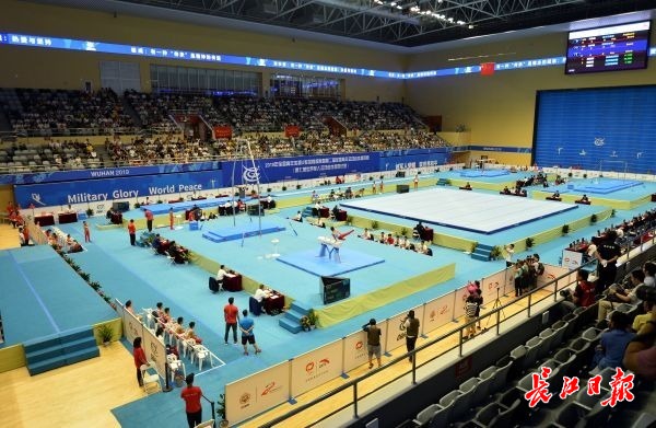2019年6月14日，军运会男子体操比赛测试赛在湖北省奥林匹克中心体育馆举行。记者喻志勇 摄