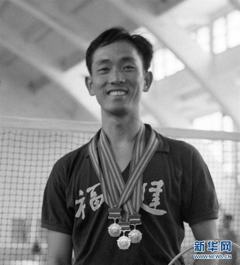 这是王文教在第一届全运会羽毛球男子单打比赛上夺得冠军（资料照片）。新华社记者章梅摄