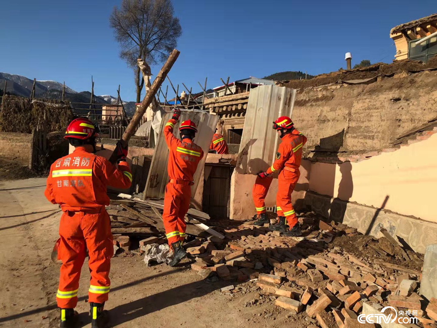 甘肃夏河发生5.7级地震致房屋开裂 暂无人员伤亡