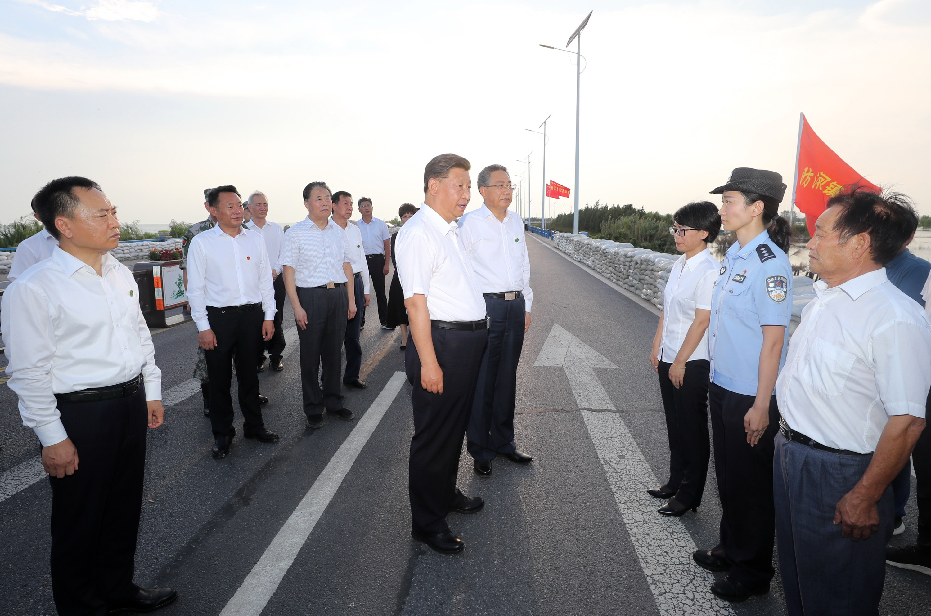 习近平在安徽考察时强调坚持改革开放坚持高质量发展在加快建设美好