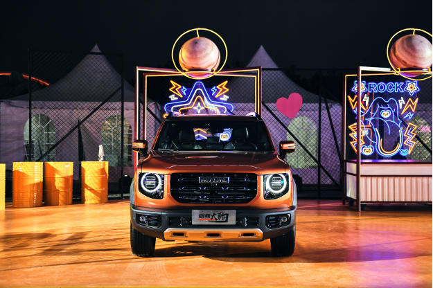 给你所爱,潮创主理人李佳隆定制大狗主题曲《big dog》燃炸现场,狂放