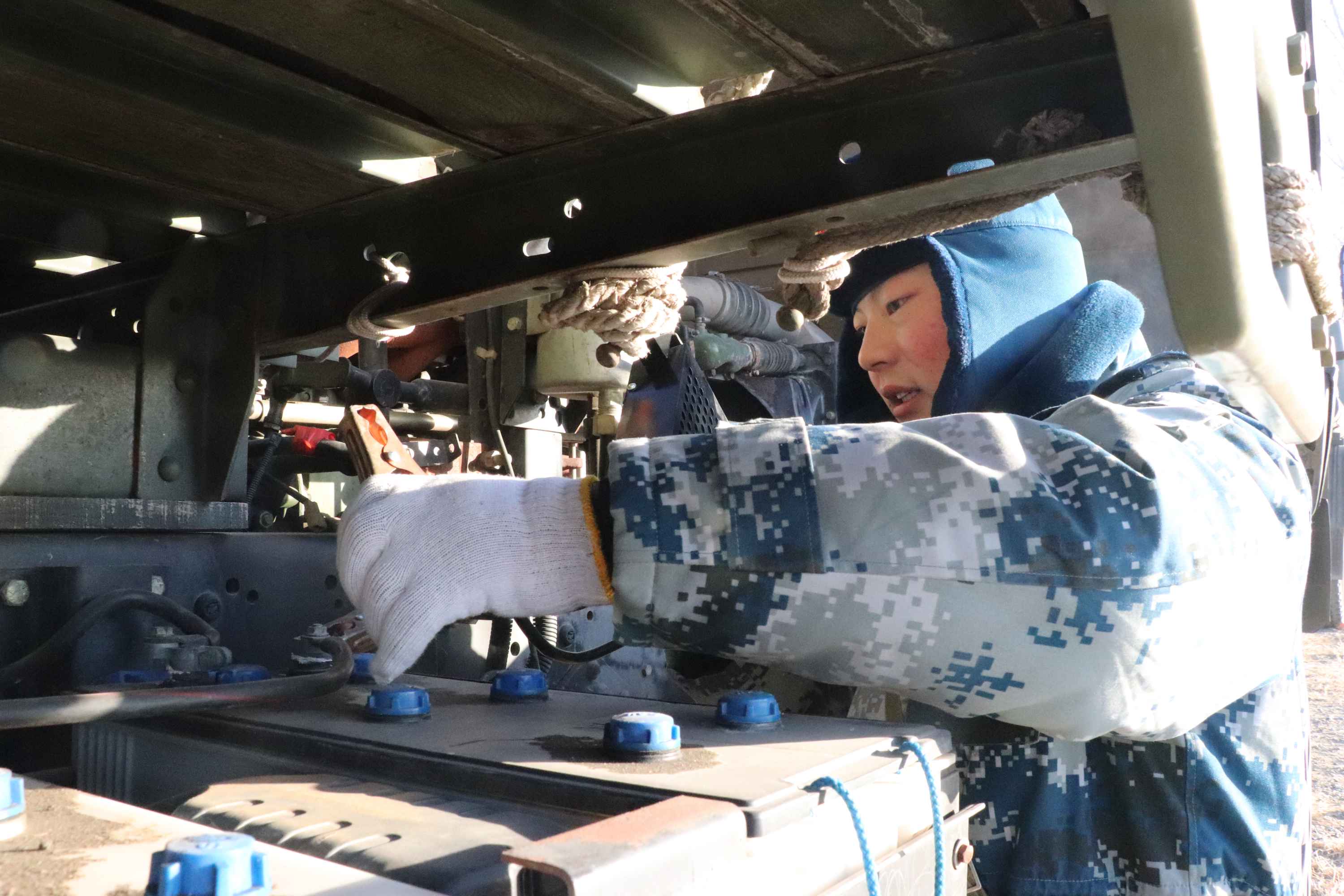 20直击空军通信兵的综合演训场