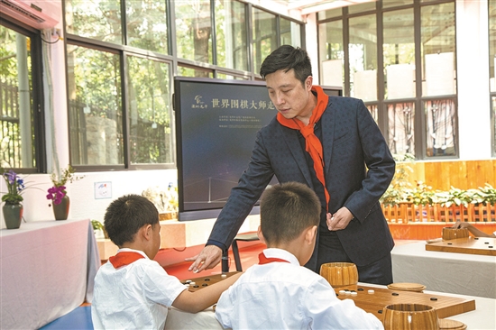 从棋手转型为教练 古力:中国围棋需要“乔丹”_人物频道_央视网(cctv.com)