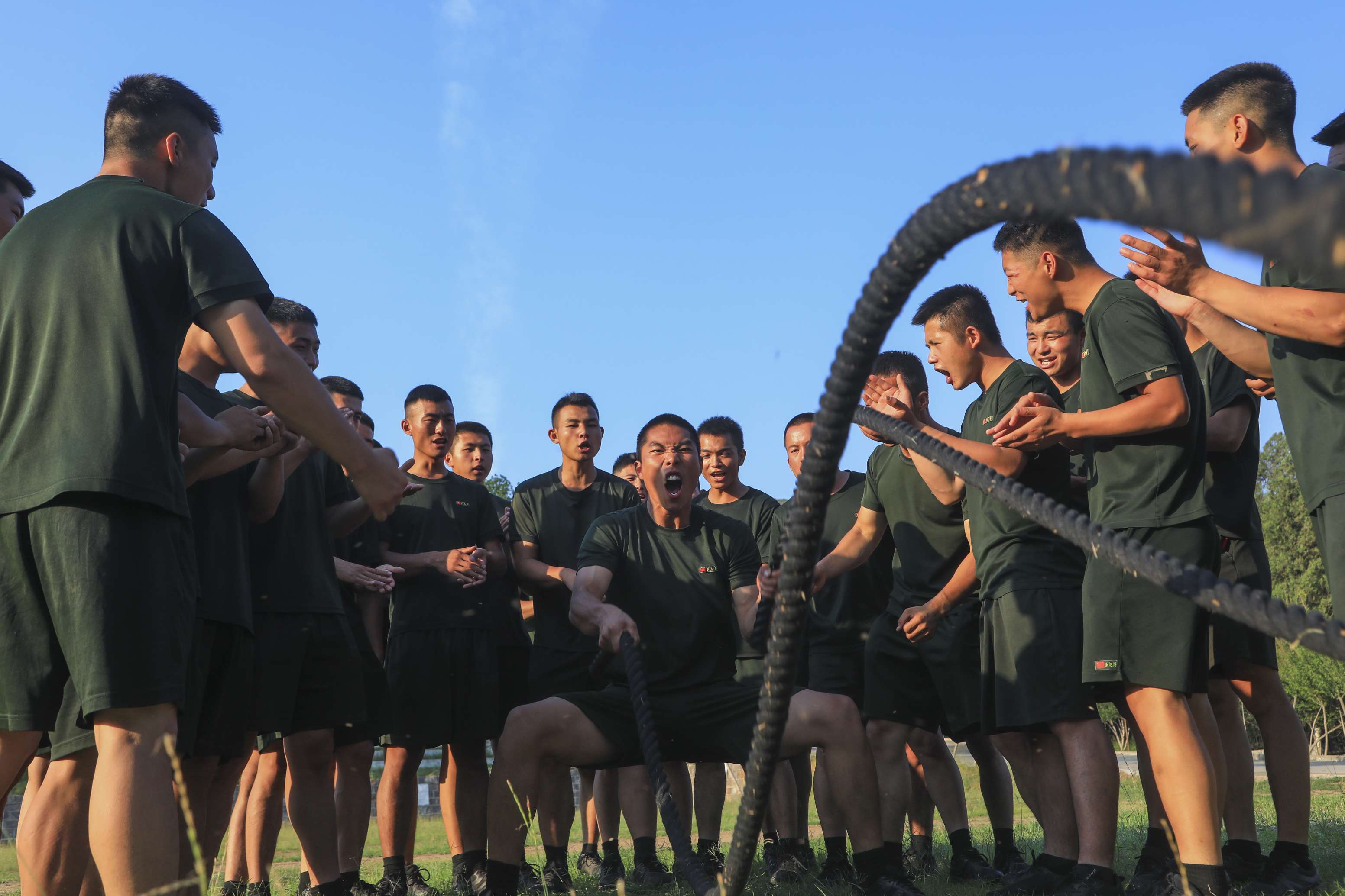 拳拳到肉武警官兵搏击集训热血来袭