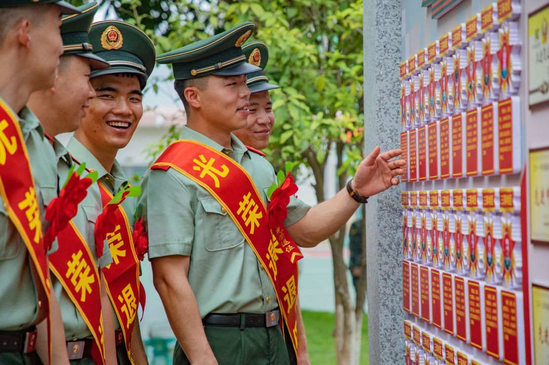 又是一年退伍季武警退伍老兵告别战位奔赴新战场