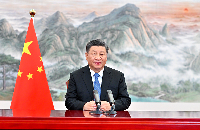 　　11月4日晚，国家主席习近平以视频方式出席第四届中国国际进口博览会开幕式并发表题为《让开放的春风温暖世界》的主旨演讲。新华社记者 李学仁 摄