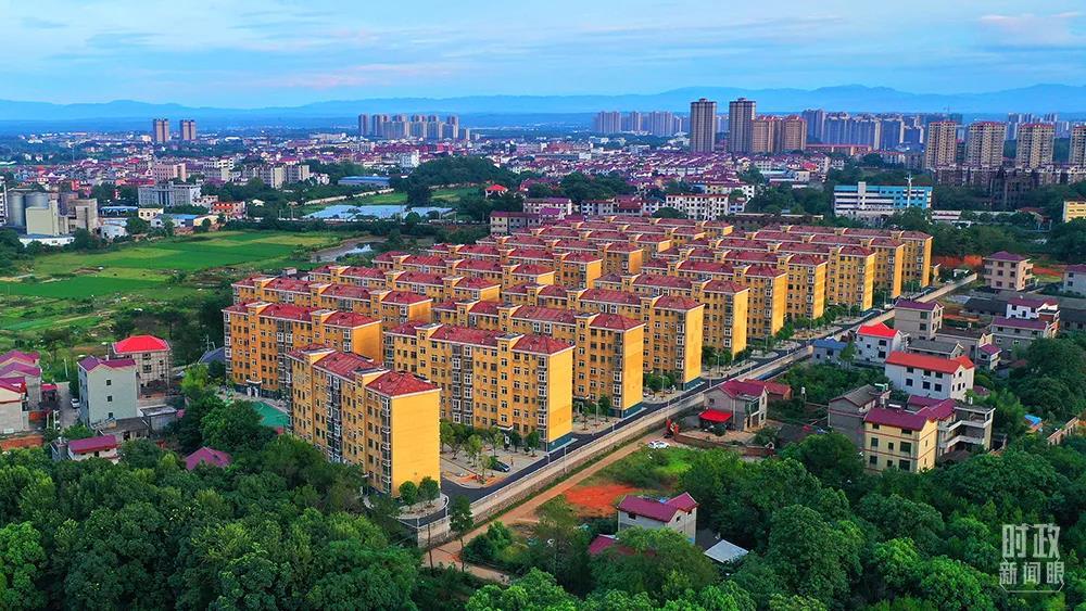 △2021年8月，江西吉安，泰和县建成的小户型保障性住房楼群。（图/视觉中国）