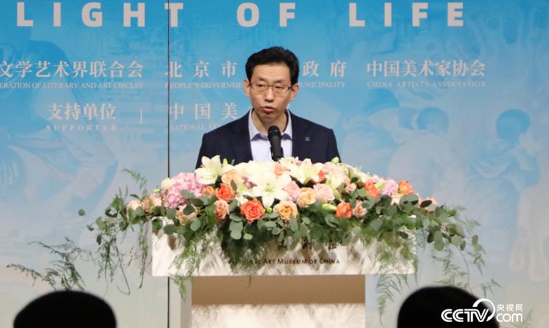 中国美术馆党委书记燕东升在开幕式上致辞