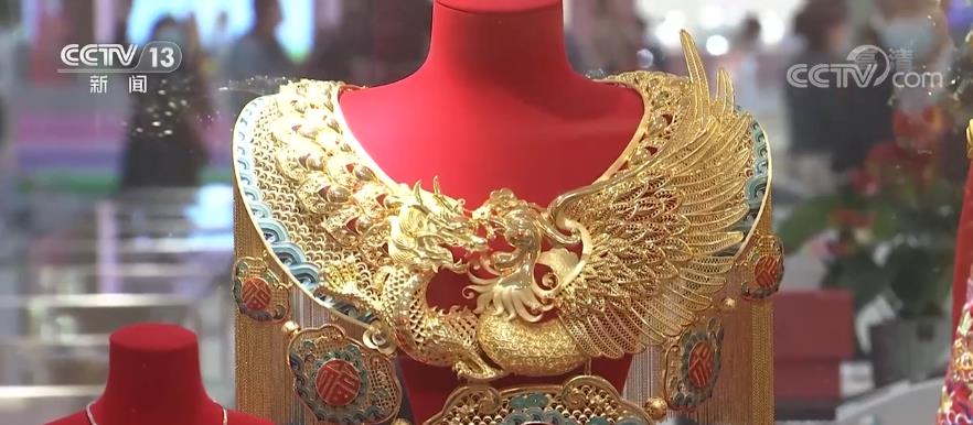 “从除夕到元宵节前中国黄金消费同比增长12% 年轻消费群体对金饰品味和心态转变越来越好