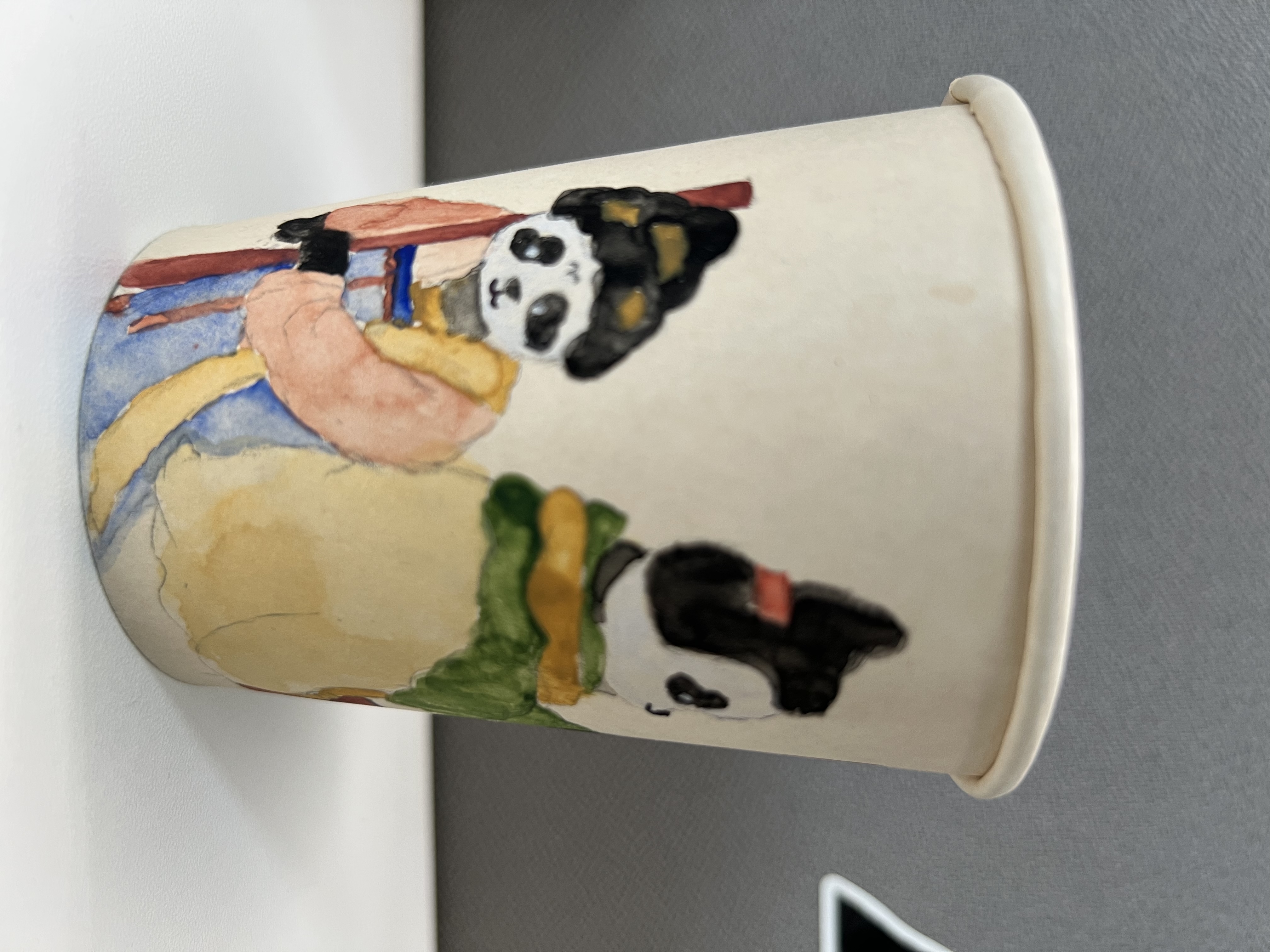 郑方然 废旧一次性纸杯大熊猫绘画