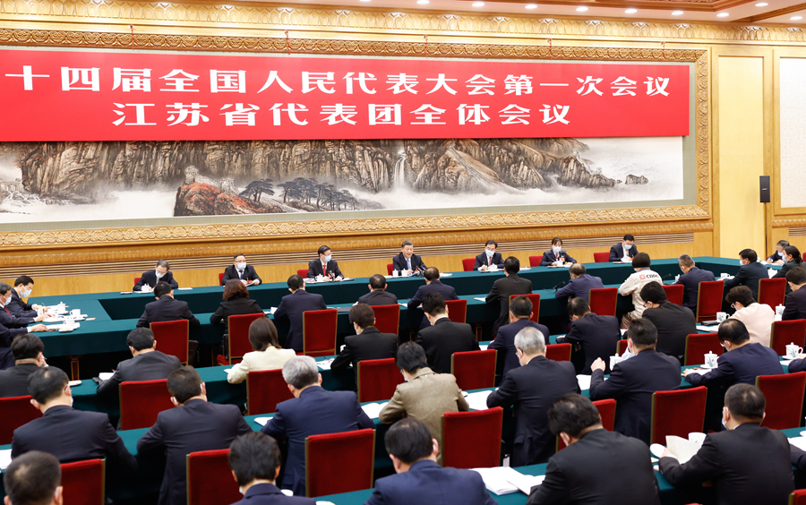   3月5日，中共中央总书记、国家主席、中央军委主席习大大参加他所在的十四届全国人大一次会议江苏代表团审议。
