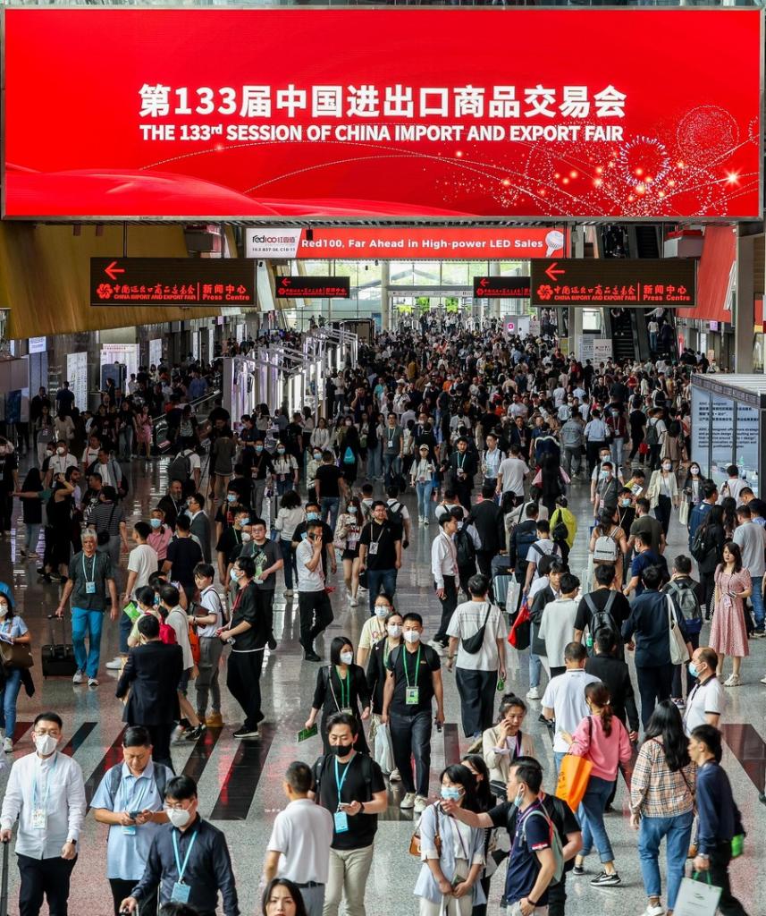 Canton Fair's offline exhibitions conclude following record foot