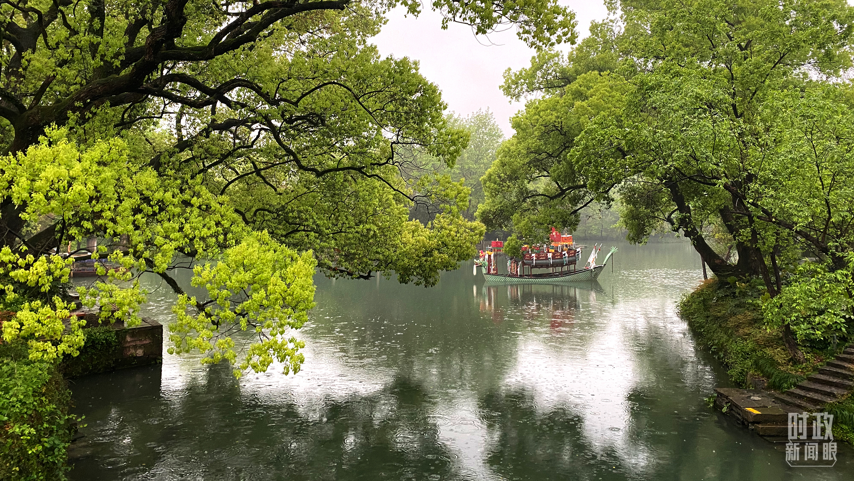 △杭州西溪国家湿地公园是全国首个国家湿地公园。