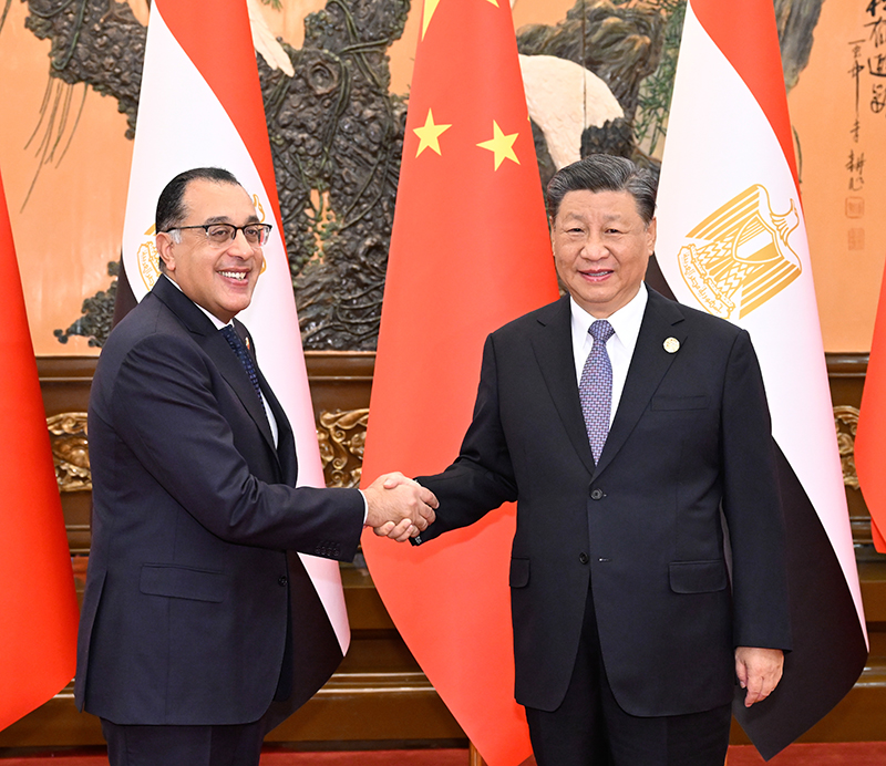 10月19日上午，国家主席习近平在北京人民大会堂会见来华出席第三届“一带一路”国际合作高峰论坛的埃及总理马德布利。