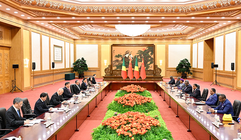 10月19日下午，国家主席习近平在北京人民大会堂会见来华出席第三届“一带一路”国际合作高峰论坛的刚果（布）总统萨苏。