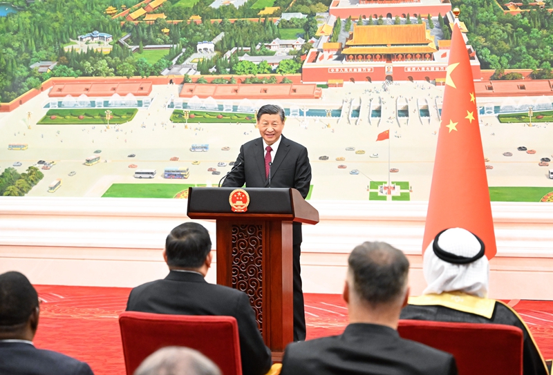 1月30日下午，国家主席习近平在北京人民大会堂接受42位驻华大使递交国书。这是递交国书仪式结束后，习近平在北京厅对使节们发表集体讲话。