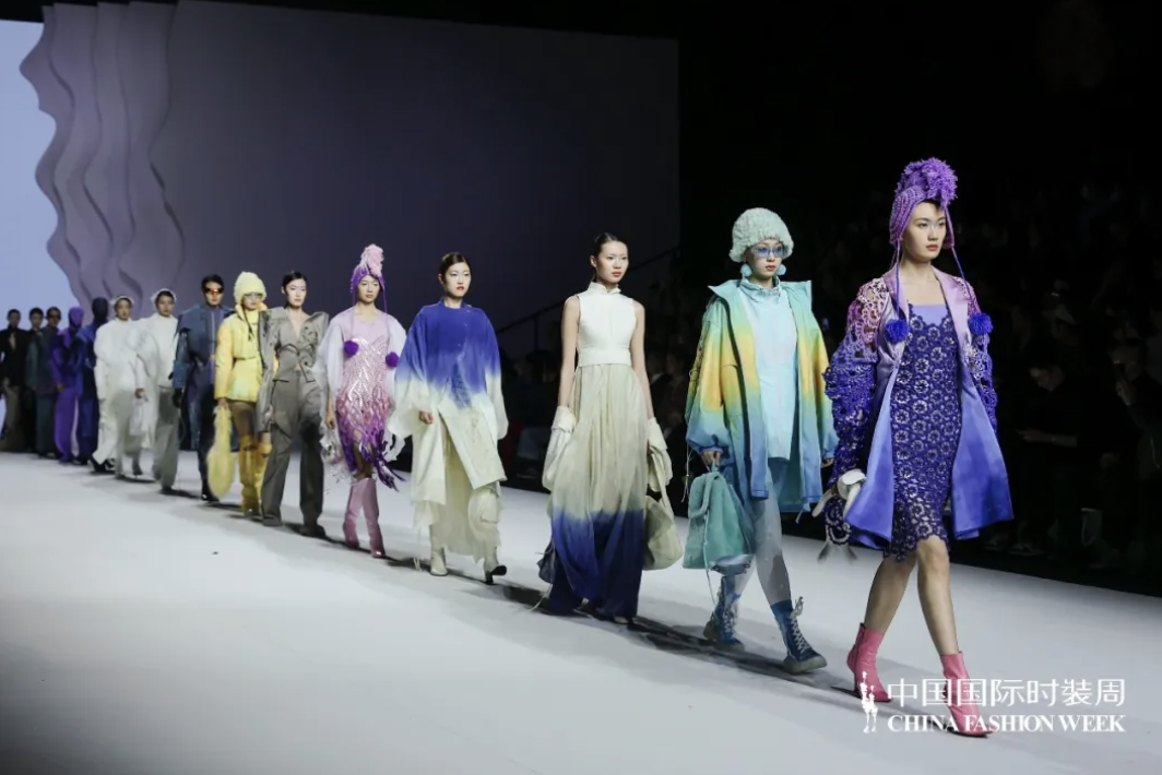 第十三届“大浪杯”中国女装设计大赛优秀作品专场发布闪耀中国国际时装周_时尚台_央视网(cctv.com)