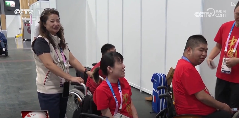 中国运动员展风采 加油！“滚滚”人生也有别样精彩