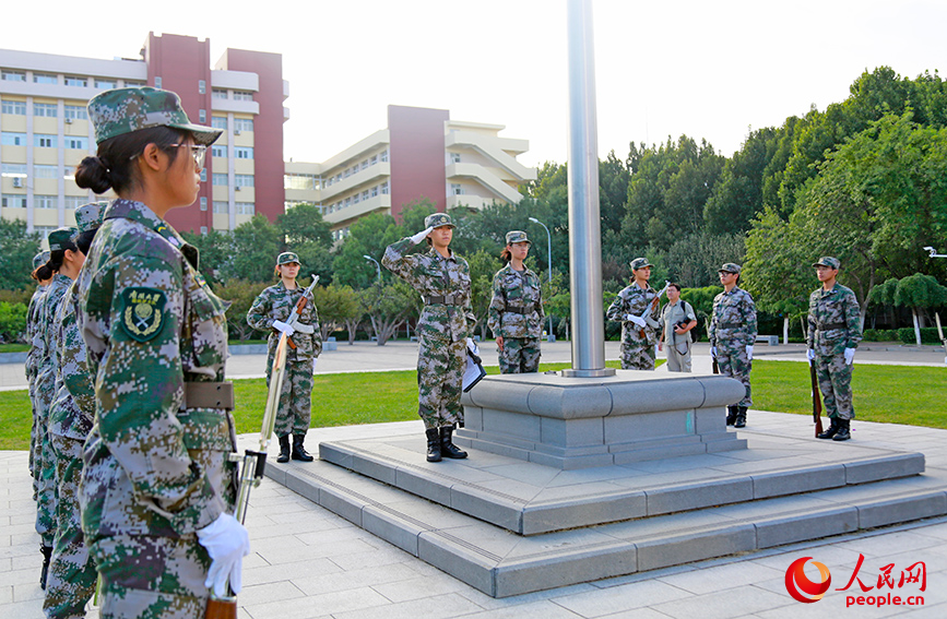 南开大学“铭记历史 勿忘九一八”主题活动现场。人民网记者 崔新耀摄