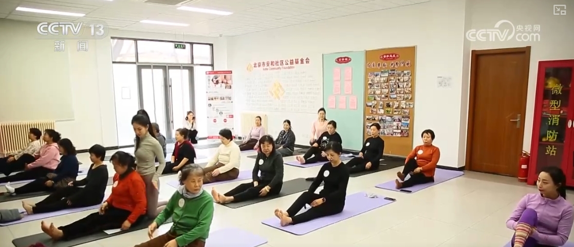 “老年学堂”花样上“新” “老朋友”玩转多彩“潮”生活