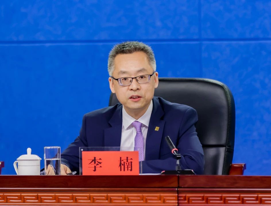 李楠答记者问