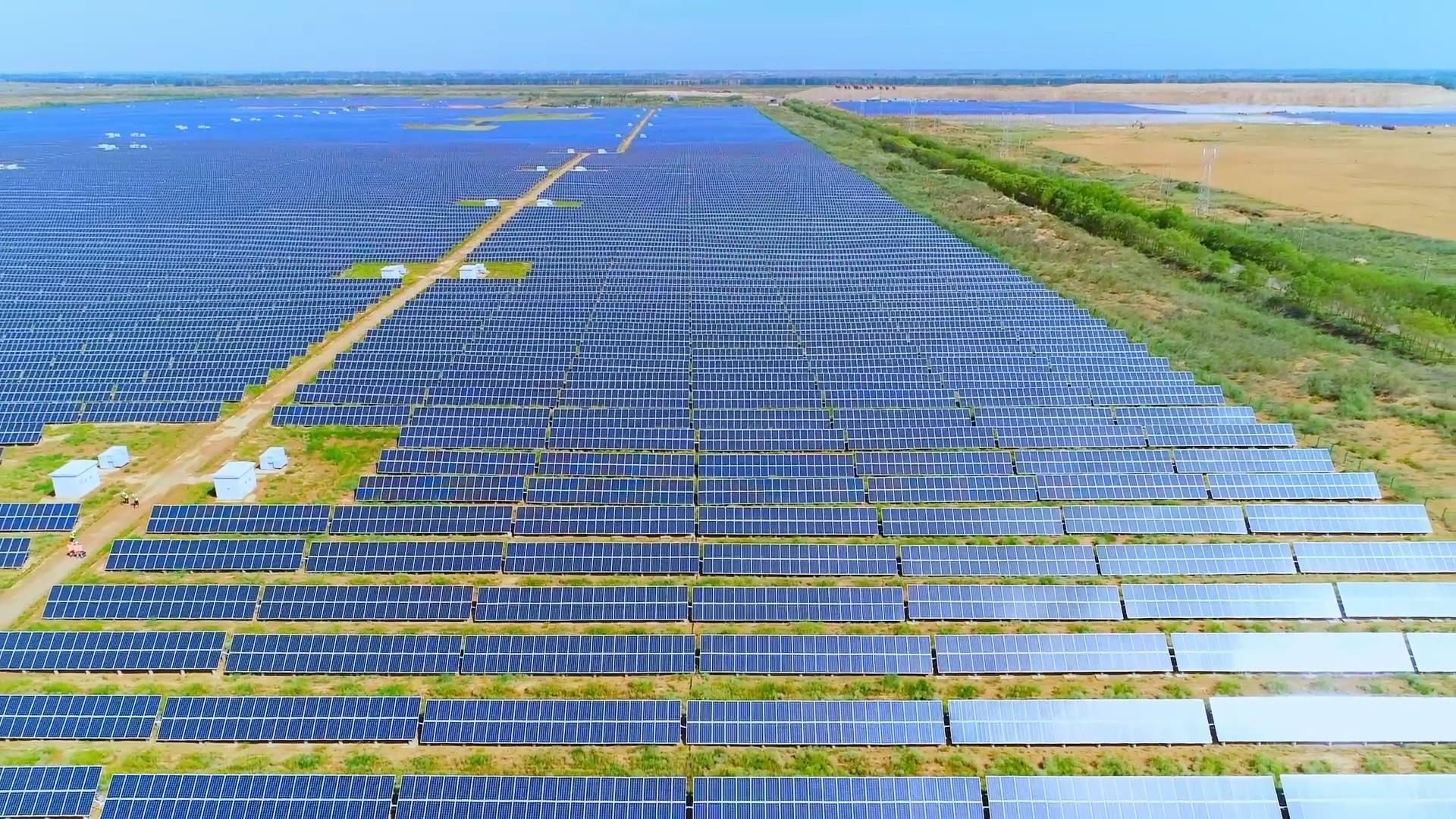 国家电投内蒙古磴口县100MW光伏治沙项目