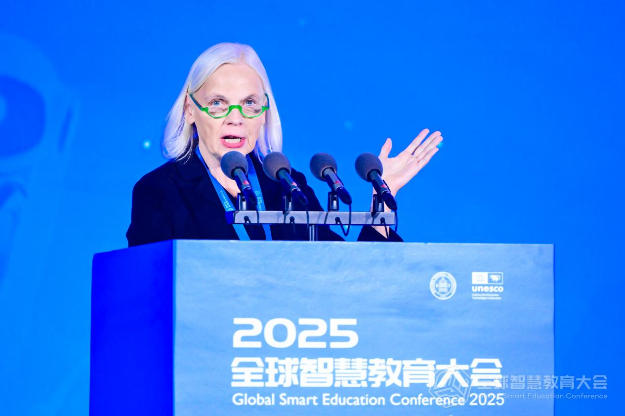 德国耶拿市弗里德里希·席勒大学讲席教授凯特·施耐德（Käthe Schneider）