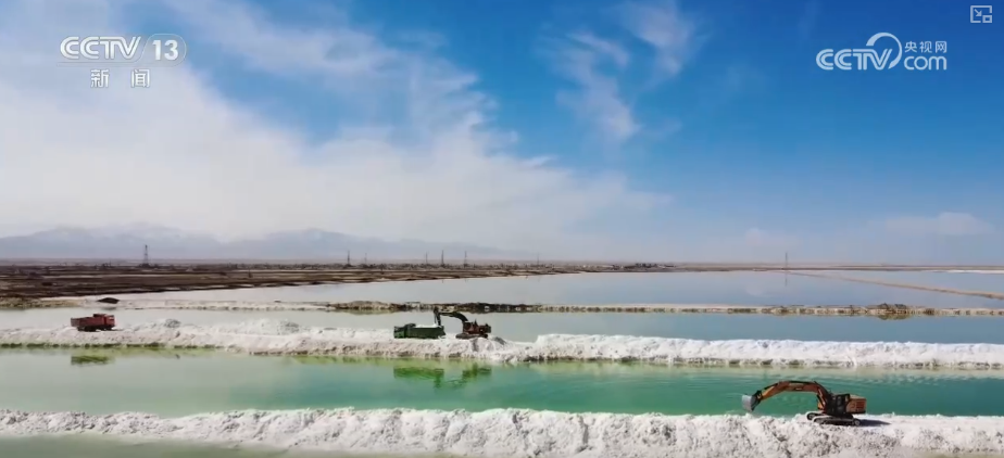 生产线上有多“拼”?加速!新装备、新服务搬到田埂上全力保障秋冬种