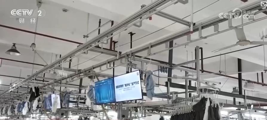 童装市场产销两旺:羽绒服、“年服”销售飙升 工厂订单已排到年底