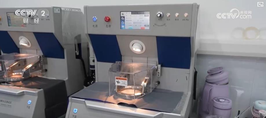 “冷装备”成“热销品” :国产雪具凭实力圈粉市场 热销国内 加速“出海”