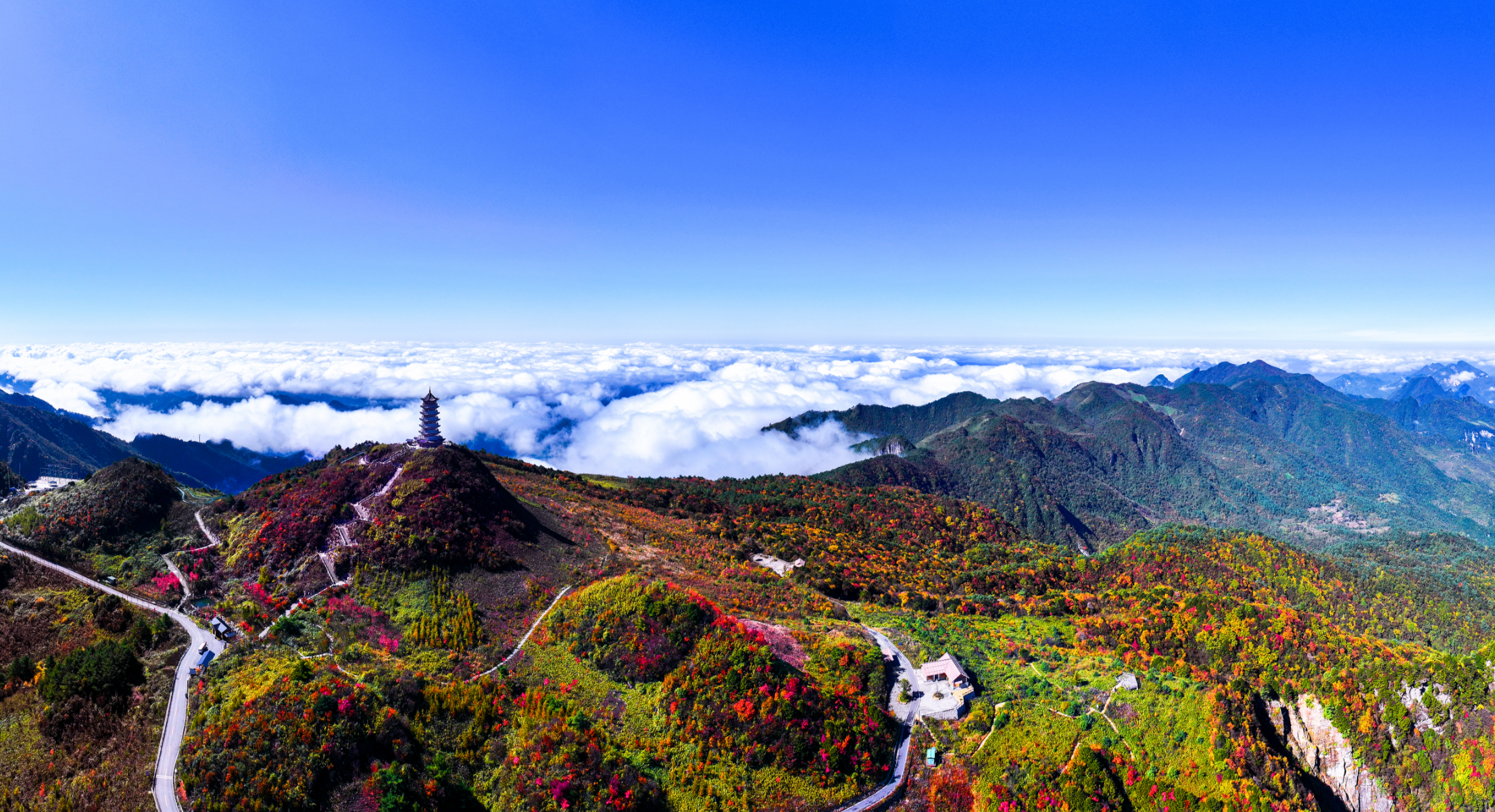 雪宝山&mdash;巴山大峡谷片区的美丽景色。受访者供图