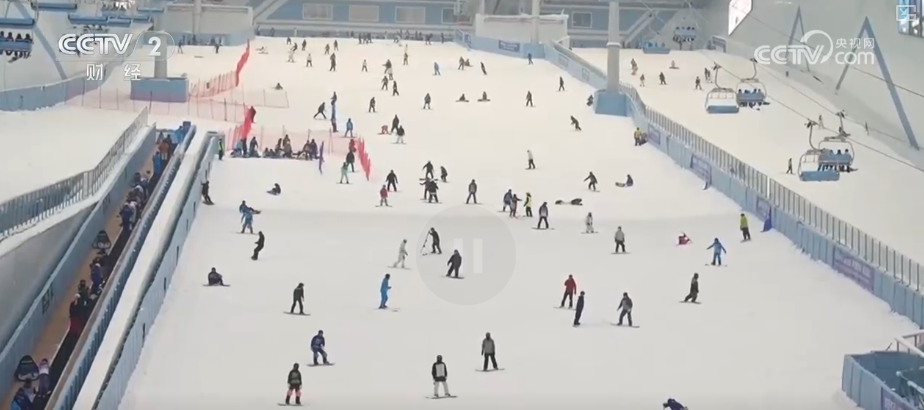 从天然雪原到科技雪场，“冰雪+”没有淡季！“冷冰雪”打破时空界限开辟红火大市场