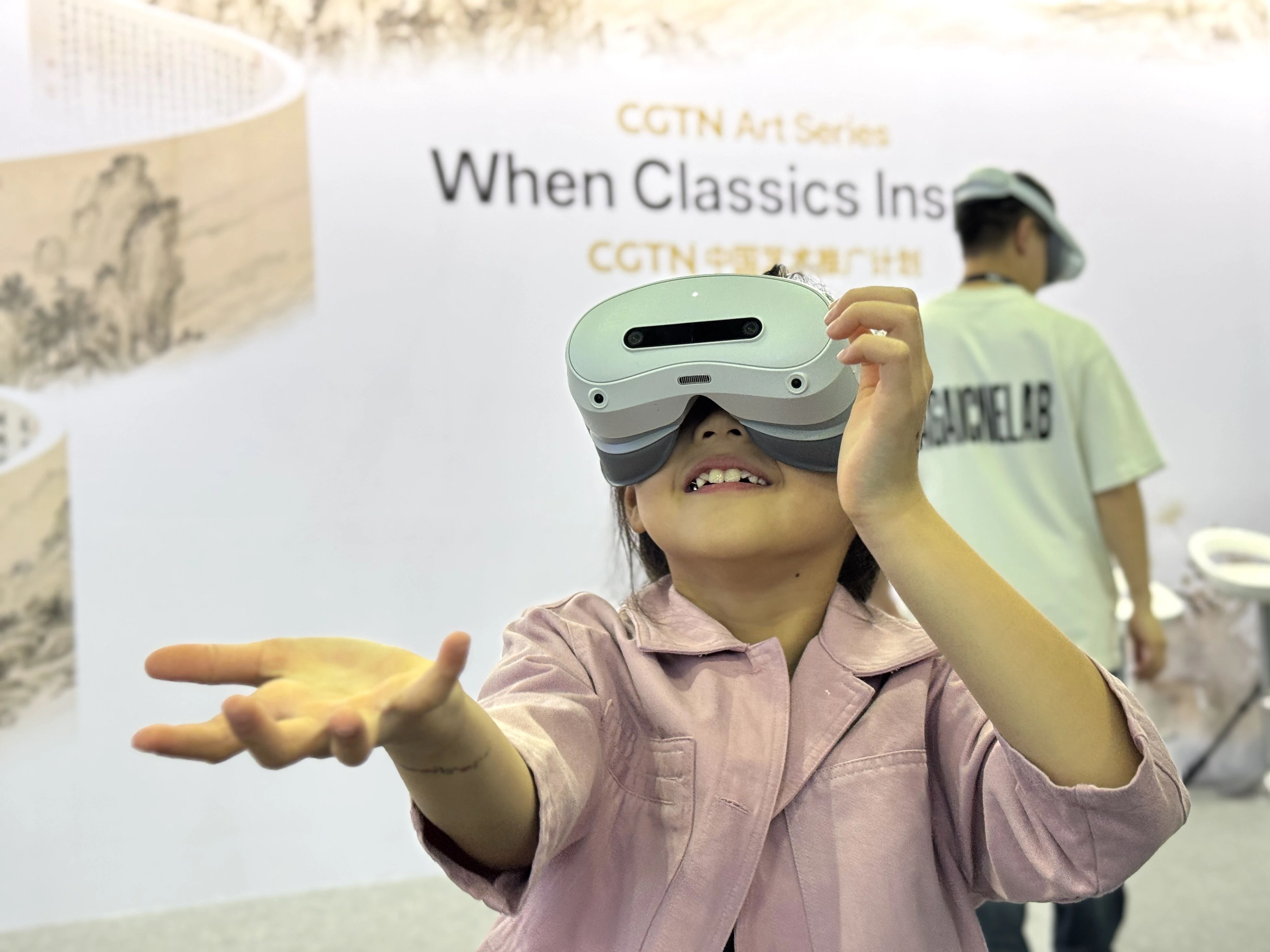 CGTN《中华器度》亮相新加坡艺博会 沉浸式体验中华千年文明之美