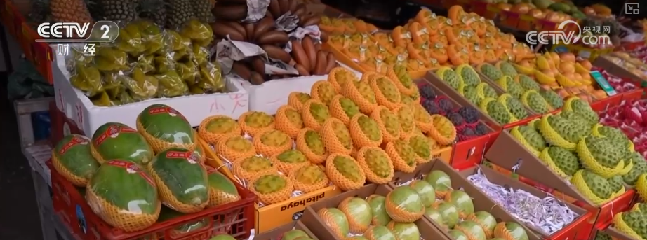 百年大集出圈圈粉海外游客 特色年货走俏“小而美”创新品类拓宽消费新场景