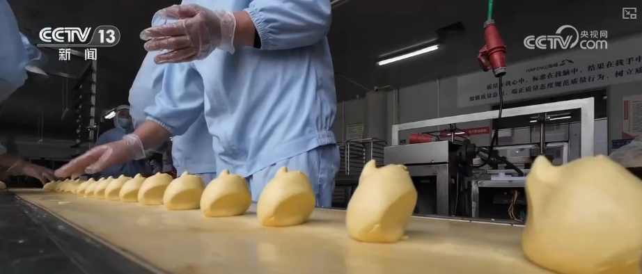 消费市场开启“年味模式” 传统美食改良焕新老味道开辟新商机