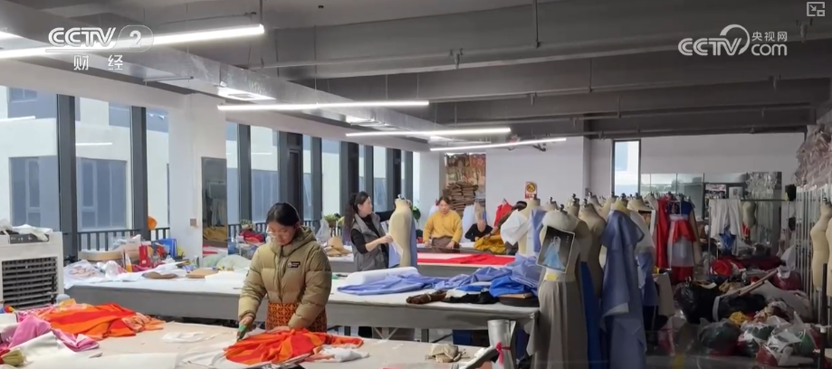 年味浓、消费旺！鲜花、美食、花灯……订单爆满 “年经济”新意十足亮点多