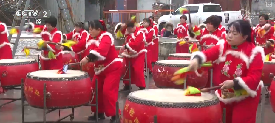 “村戏大联欢”非遗过大年 多元文化表达添彩新年文化市场新图景