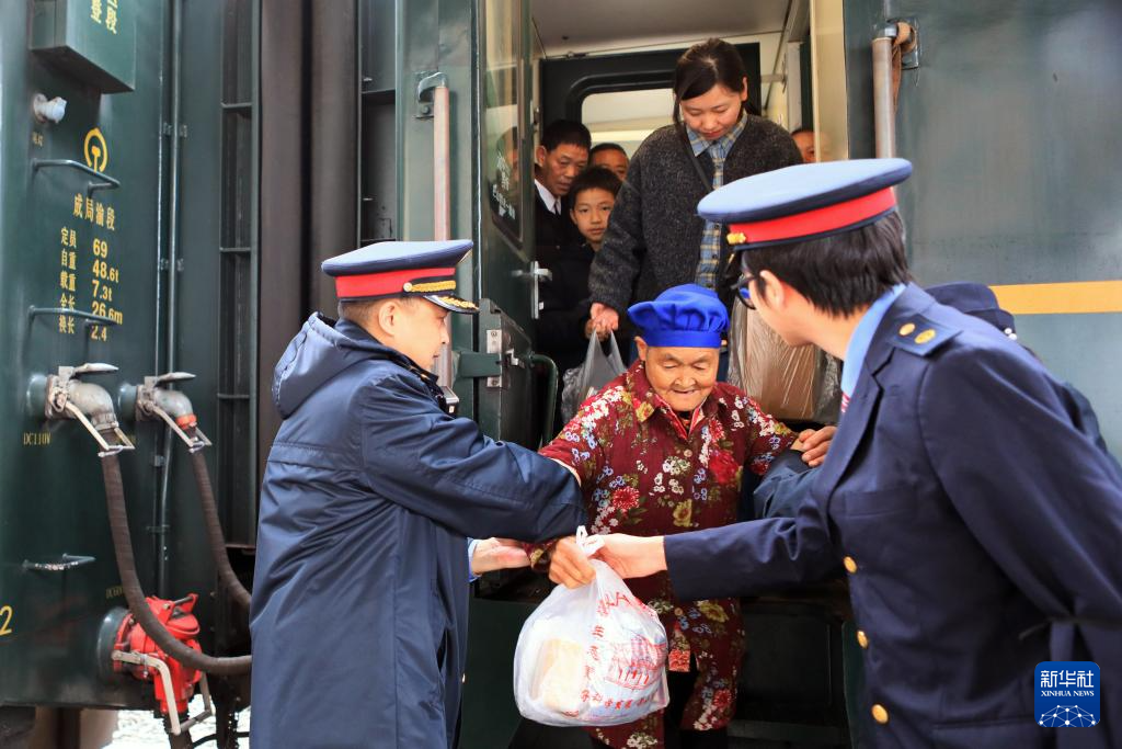 黔北“慢火车”的温暖坚守