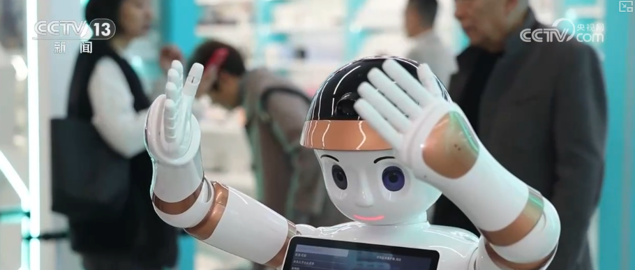 从“黑科技”到“新玩伴” AI玩具走俏撬动消费新风口